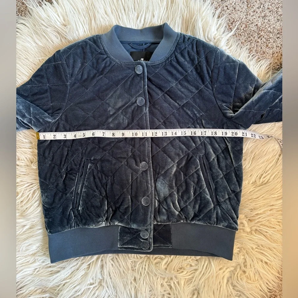 7 For All Mankind Blue Quilted Velvet Bomber Jacket Size M EUC - Picture 10 of 11